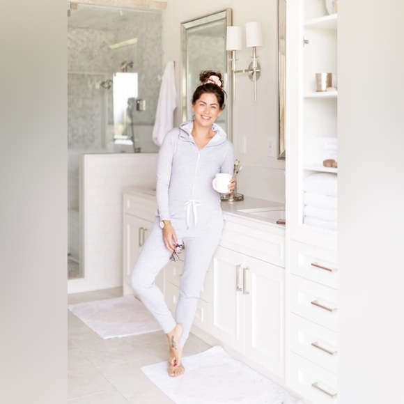 Smash and Tess x Jillian Harris “Harris Hoodie” Romper - Picture 1 of 6